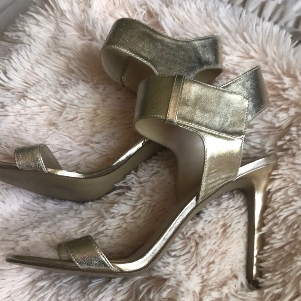 Nine West gold heels Velcro ankle strap sexy size 8, line new